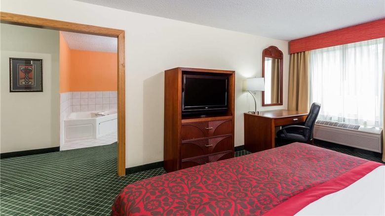 <b>Days Inn & Suites Bloomington Suite</b>. Images powered by <a href="https://iceportal.shijigroup.com/" title="IcePortal" target="_blank">IcePortal</a>.