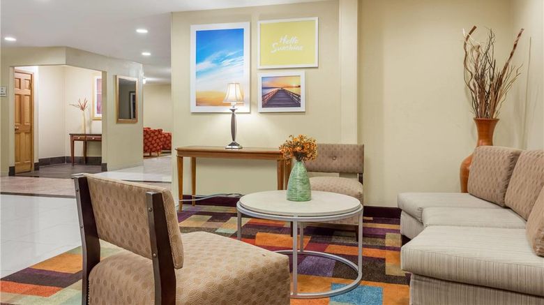 <b>Days Inn & Suites Bloomington Lobby</b>. Images powered by <a href="https://iceportal.shijigroup.com/" title="IcePortal" target="_blank">IcePortal</a>.