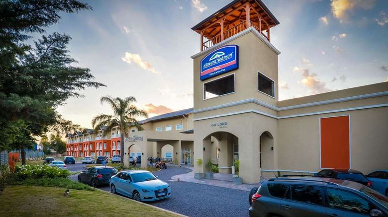 Howard Johnson Plaza Villa Carlos Paz Exterior. Images powered by <a href="https://iceportal.shijigroup.com" target="_blank" rel="noopener">Ice Portal</a>.