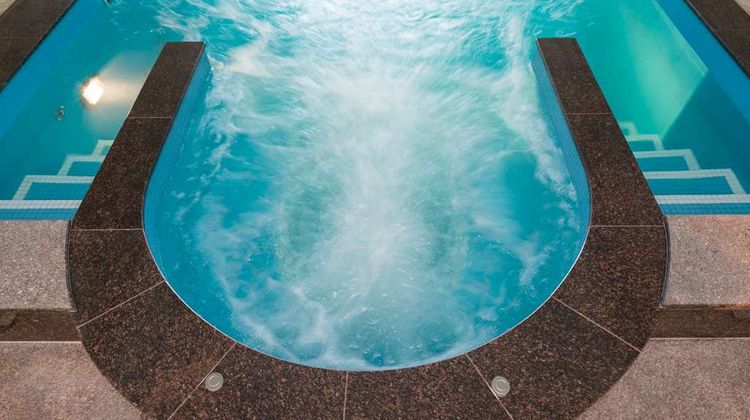 Ramada Hotel & Suites Rostov-on-Don Pool