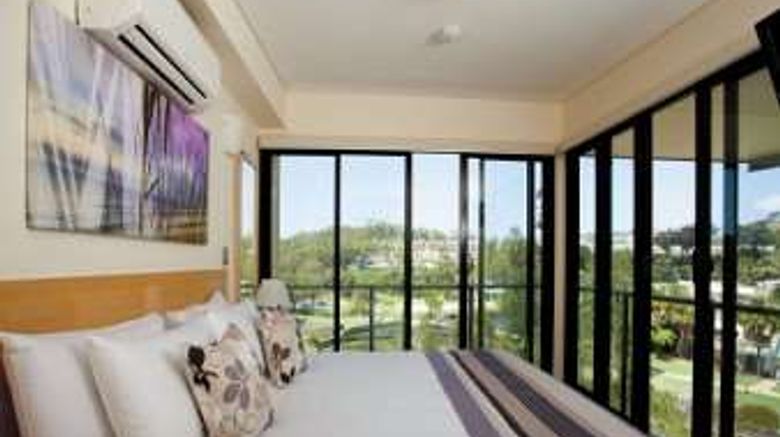 <b>Club Wyndham Coffs Harbour-Trademark Col Room</b>. Images powered by <a href="https://iceportal.shijigroup.com/" title="IcePortal" target="_blank">IcePortal</a>.