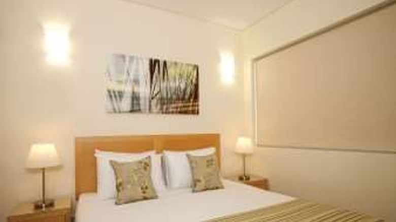 <b>Club Wyndham Coffs Harbour-Trademark Col Room</b>. Images powered by <a href="https://iceportal.shijigroup.com/" title="IcePortal" target="_blank">IcePortal</a>.