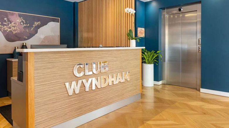 <b>Club Wyndham Perth Lobby</b>. Images powered by <a href="https://iceportal.shijigroup.com/" title="IcePortal" target="_blank">IcePortal</a>.