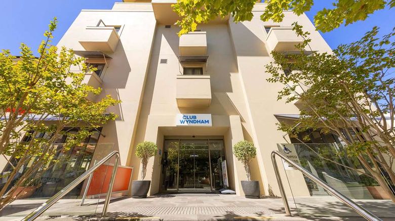 <b>Club Wyndham Perth Exterior</b>. Images powered by <a href="https://iceportal.shijigroup.com/" title="IcePortal" target="_blank">IcePortal</a>.