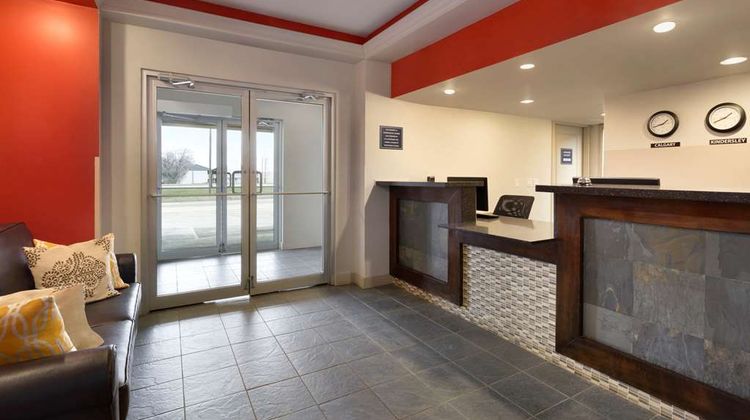 Travelodge Kindersley Lobby