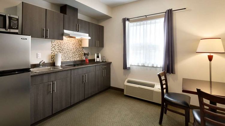 Travelodge Kindersley Suite