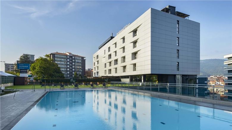 <b>Occidental Bilbao Pool</b>. Images powered by <a href="https://iceportal.shijigroup.com/" title="IcePortal" target="_blank">IcePortal</a>.
