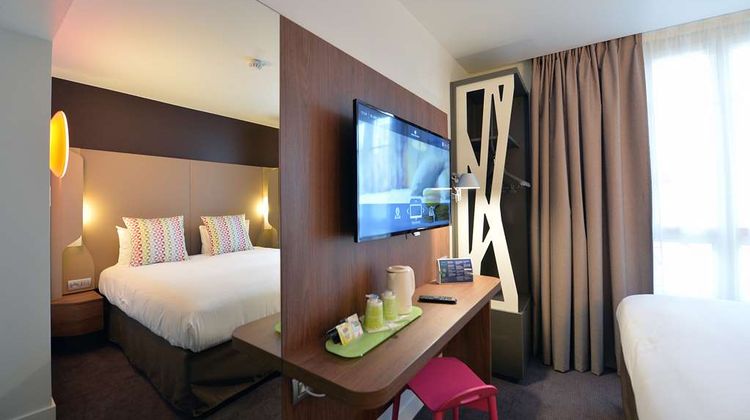 Hotel Campanile Paris - Clichy Centre Room