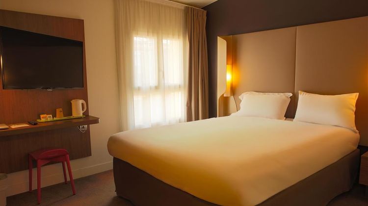 Hotel Campanile Paris - Clichy Centre Room