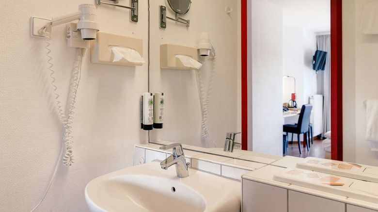 <b>Hotel Ambiente Hannover by Tulip Inn Room</b>. Images powered by <a href="https://iceportal.shijigroup.com/" title="IcePortal" target="_blank">IcePortal</a>.