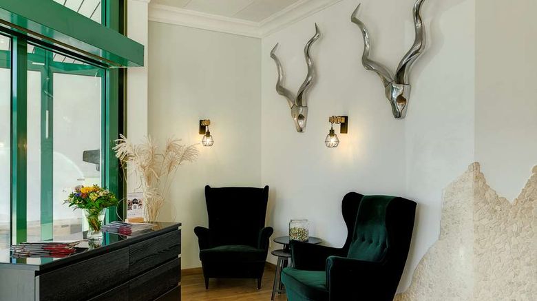 <b>Hotel Ambiente Hannover by Tulip Inn Lobby</b>. Images powered by <a href="https://iceportal.shijigroup.com/" title="IcePortal" target="_blank">IcePortal</a>.