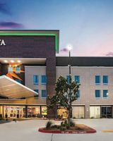 La Quinta Inn & Suites La Plaza Mall