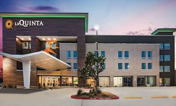 La Quinta Inn & Suites La Plaza Mall