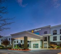 La Quinta Inn & Suites Kennesaw Exterior