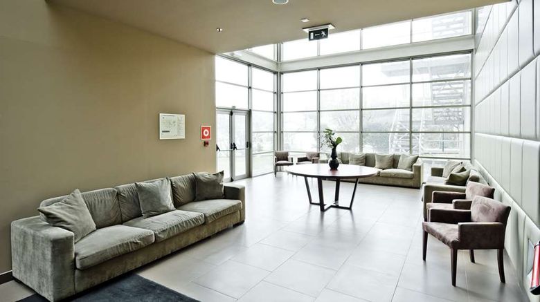<b>Golden Tulip Sao Joao da Madeira Hotel Lobby</b>. Images powered by <a href="https://iceportal.shijigroup.com/" title="IcePortal" target="_blank">IcePortal</a>.