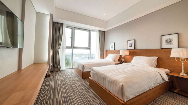 Golden Tulip Incheon Airport Hotel/Stes Exterior