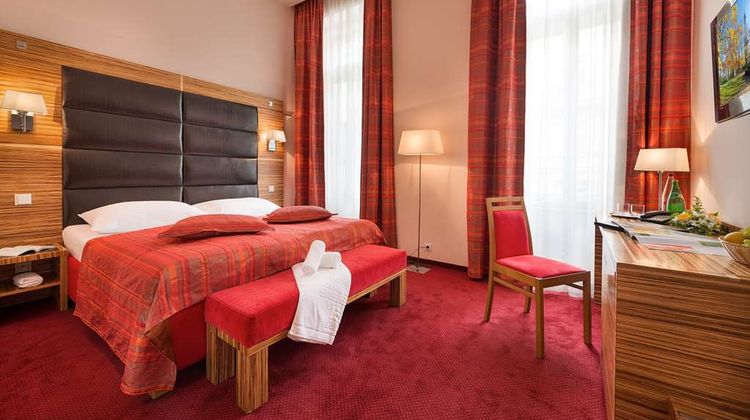 EA Hotel Sonata Room