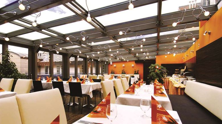 <b>EA Crystal Palace Restaurant</b>. Images powered by <a href="https://iceportal.shijigroup.com/" title="IcePortal" target="_blank">IcePortal</a>.