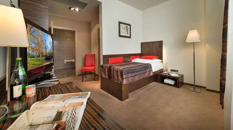 EA Crystal Palace Room