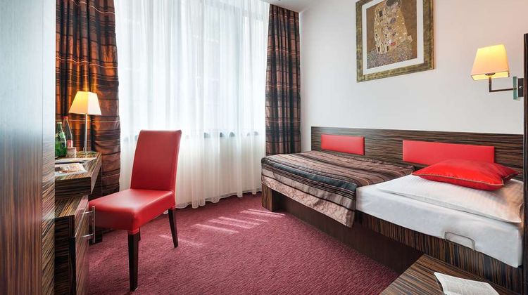 EA Crystal Palace Room