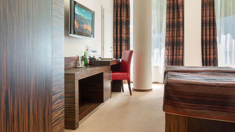 EA Crystal Palace Room
