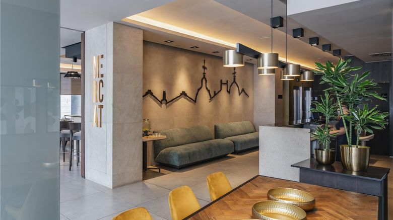 <b>Hotel Vincci Mercat Lobby</b>. Images powered by <a href="https://iceportal.shijigroup.com/" title="IcePortal" target="_blank">IcePortal</a>.