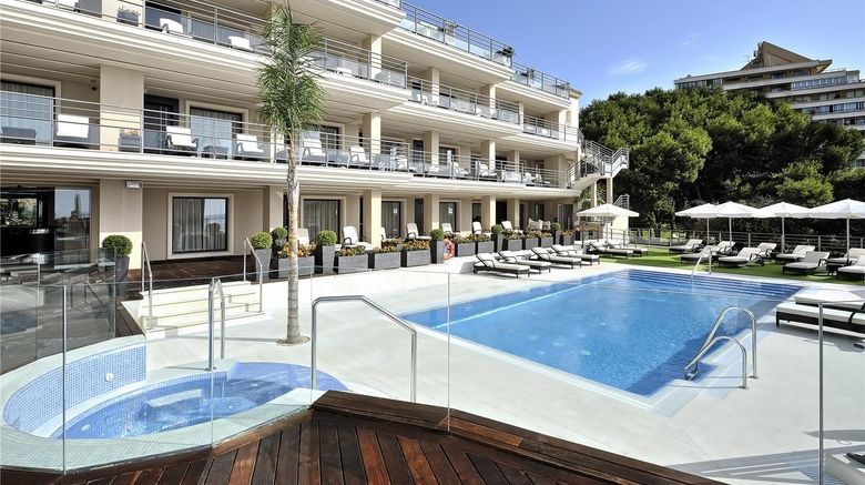 <b>Vincci Seleccion Aleysa Hotel Pool</b>. Images powered by <a href="https://iceportal.shijigroup.com/" title="IcePortal" target="_blank">IcePortal</a>.