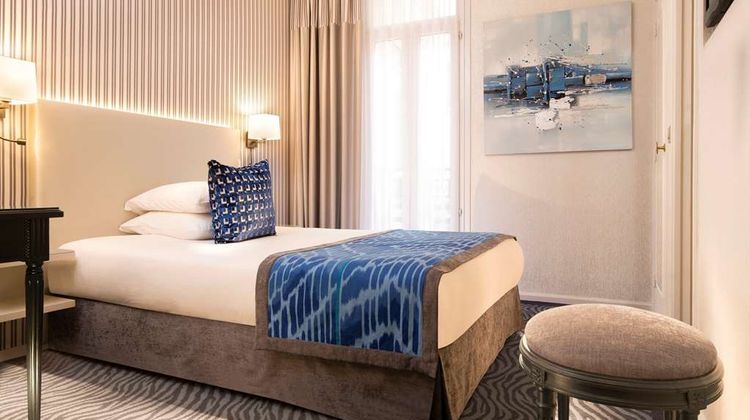 Hotel Victor Hugo Room
