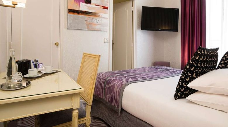 <b>Hotel Victor Hugo Room</b>. Images powered by <a href="https://iceportal.shijigroup.com/" title="IcePortal" target="_blank">IcePortal</a>.