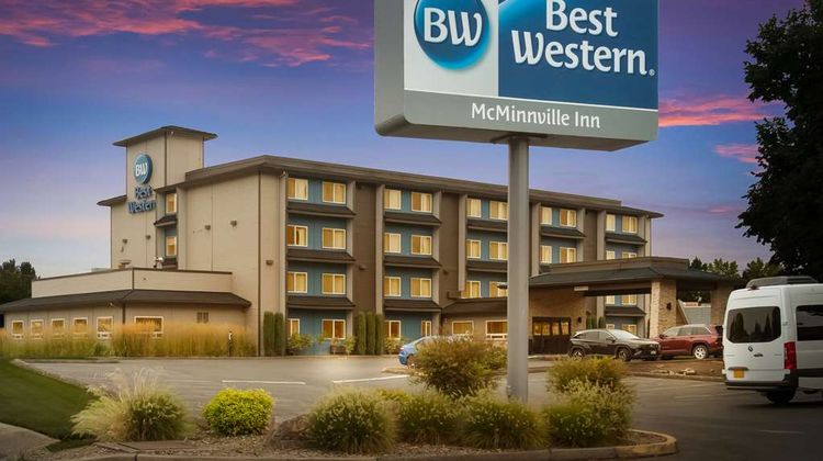 Best Western McMinnville Inn Exterior