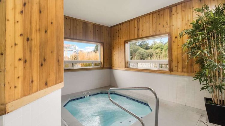 Best Western McMinnville Inn Pool