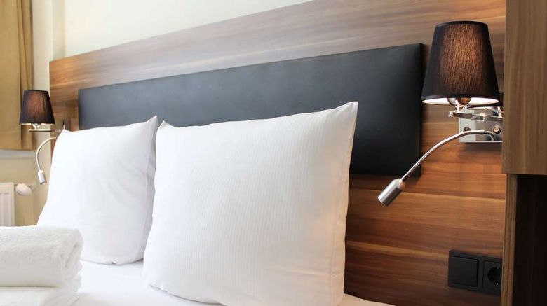<b>IBB Blue Hotel Berlin Airport Room</b>. Images powered by <a href="https://iceportal.shijigroup.com/" title="IcePortal" target="_blank">IcePortal</a>.