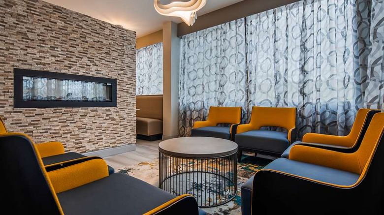 <b>Best Western Plus Bloomington East Hotel Lobby</b>. Images powered by <a href="https://iceportal.shijigroup.com/" title="IcePortal" target="_blank">IcePortal</a>.