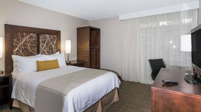 <b>Wyndham Garden Fresno Yosemite Airport Room</b>. Images powered by <a href="https://iceportal.shijigroup.com/" title="IcePortal" target="_blank">IcePortal</a>.