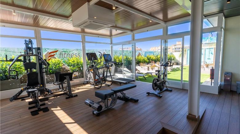 <b>Occidental Granada Health</b>. Images powered by <a href="https://iceportal.shijigroup.com/" title="IcePortal" target="_blank">IcePortal</a>.