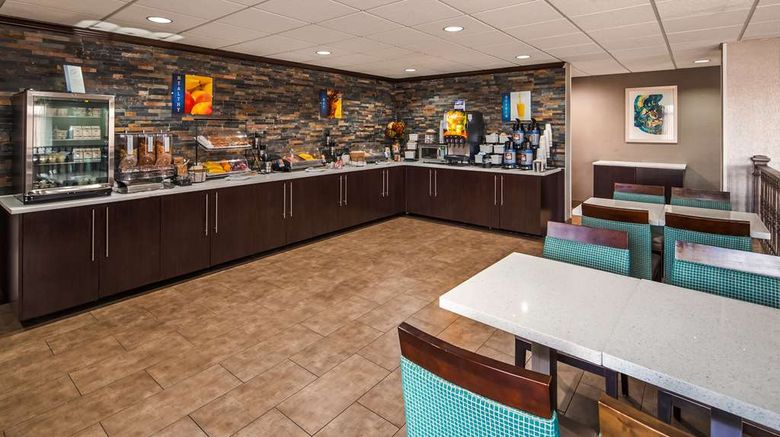 <b>Best Western Plus Pineville-Charlotte S Restaurant</b>. Images powered by <a href="https://iceportal.shijigroup.com/" title="IcePortal" target="_blank">IcePortal</a>.