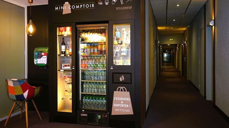 <b>Kyriad Clermont Ferrand Nord Riom Lobby</b>. Images powered by <a href="https://iceportal.shijigroup.com/" title="IcePortal" target="_blank">IcePortal</a>.