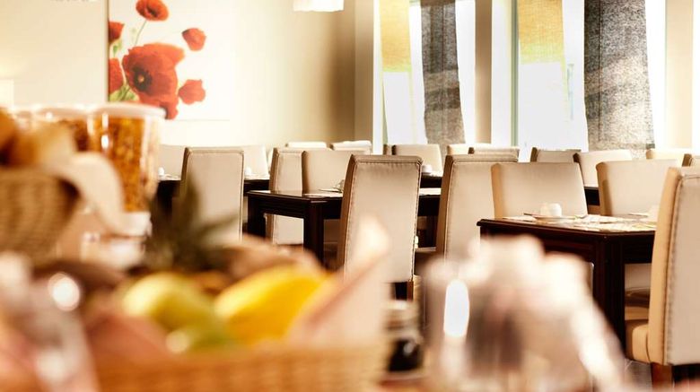 <b>Hotel Kiel by Golden Tulip Restaurant</b>. Images powered by <a href="https://iceportal.shijigroup.com/" title="IcePortal" target="_blank">IcePortal</a>.