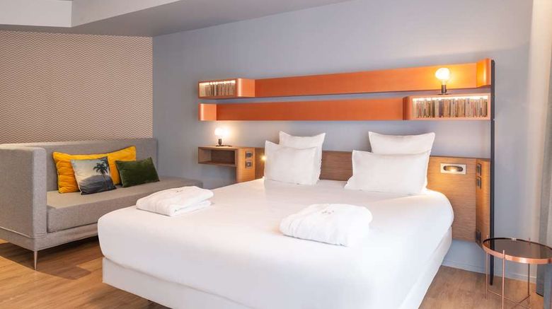 <b>Golden Tulip Saint Malo Suite</b>. Images powered by <a href="https://iceportal.shijigroup.com/" title="IcePortal" target="_blank">IcePortal</a>.