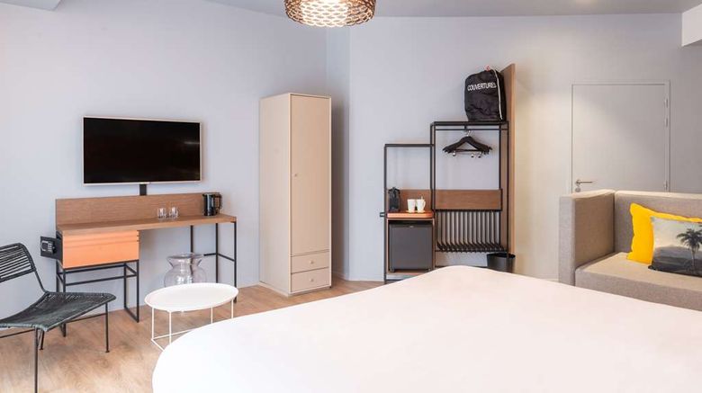 <b>Golden Tulip Saint Malo Suite</b>. Images powered by <a href="https://iceportal.shijigroup.com/" title="IcePortal" target="_blank">IcePortal</a>.