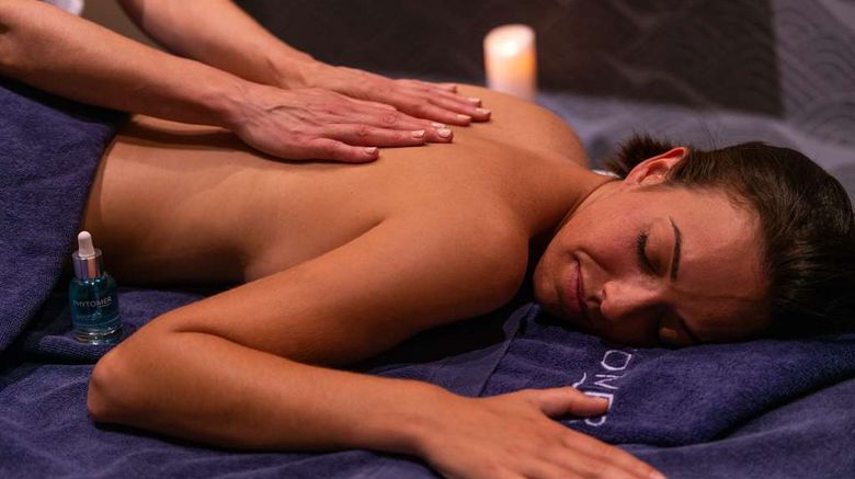 <b>Golden Tulip Saint Malo Spa</b>. Images powered by <a href="https://iceportal.shijigroup.com/" title="IcePortal" target="_blank">IcePortal</a>.