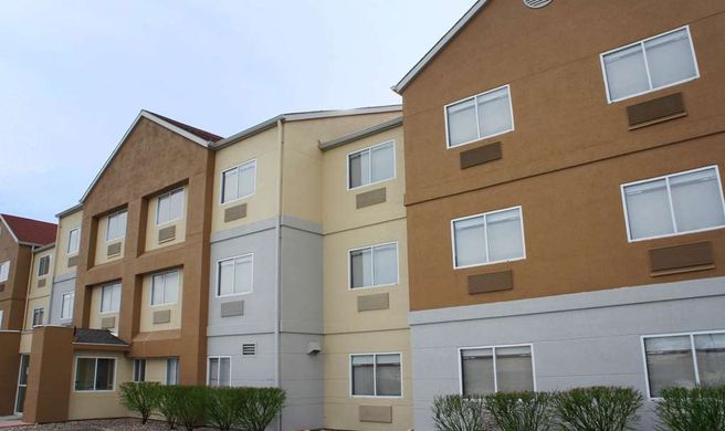 La Quinta Inn & Suites Emporia Exterior