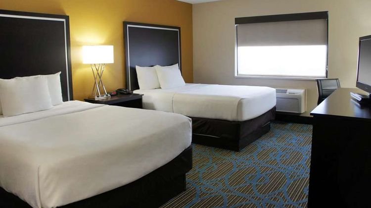 La Quinta Inn & Suites Emporia Room
