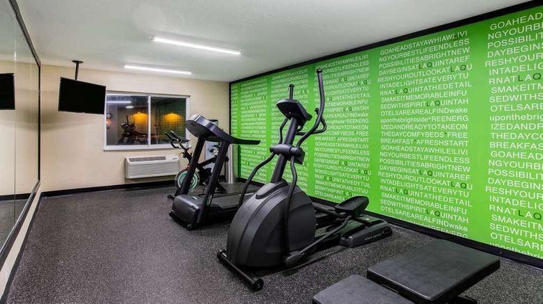 <b>La Quinta Inn & Suites Emporia Health</b>. Images powered by <a href="https://iceportal.shijigroup.com/" title="IcePortal" target="_blank">IcePortal</a>.