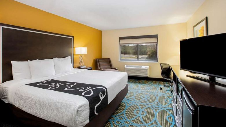 <b>La Quinta Inn & Suites Emporia Room</b>. Images powered by <a href="https://iceportal.shijigroup.com/" title="IcePortal" target="_blank">IcePortal</a>.