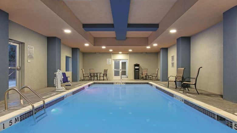 <b>La Quinta Inn & Suites Amarillo Mid City Pool</b>. Images powered by <a href="https://iceportal.shijigroup.com/" title="IcePortal" target="_blank">IcePortal</a>.