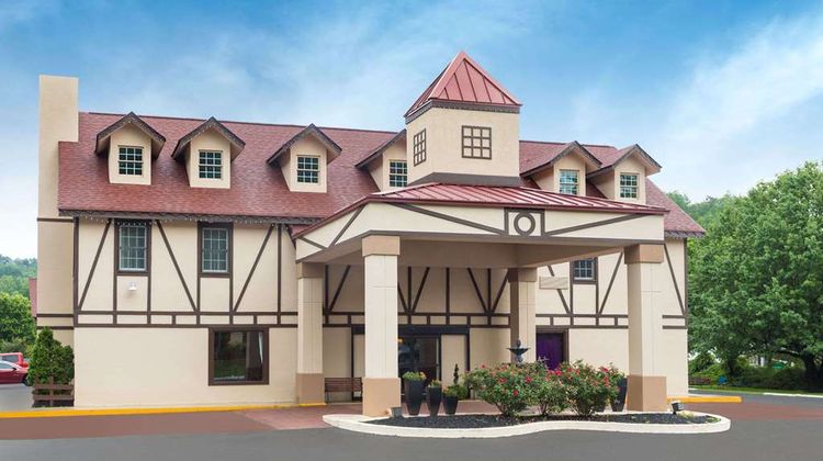 Baymont Inn & Sts Conference Cntr Alpine Exterior
