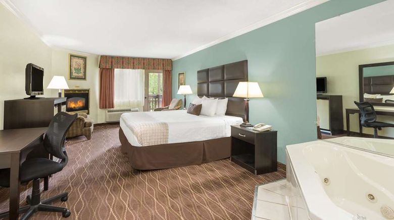 <b>Baymont Inn & Sts Conference Cntr Alpine Suite</b>. Images powered by <a href="https://iceportal.shijigroup.com/" title="IcePortal" target="_blank">IcePortal</a>.