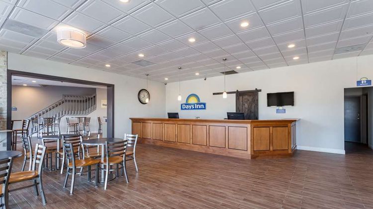 Days Inn Lancaster Amish Country Lobby