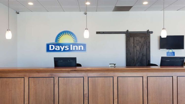Days Inn Lancaster Amish Country Lobby